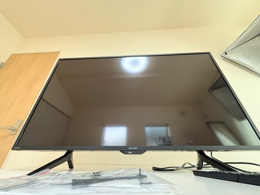 Sharp AQUOS 4T-C42DJ1 4K 42V LCD TV with Built-in Tuner, Android TV