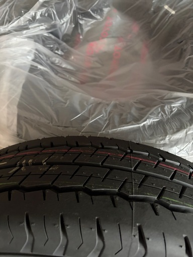 2025年製ハイエース新車外し　195/80R15 107/105S LT ダンロップ SP175N 4本セット