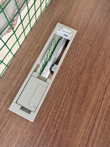 オカムラ　電動昇降デスク