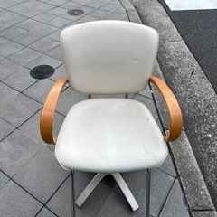 美容室　　椅子の画像