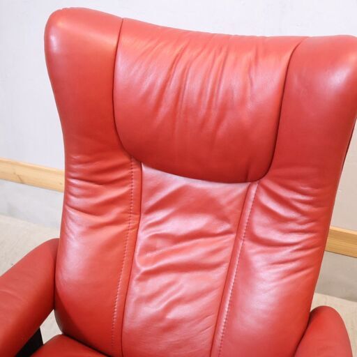 北欧ノルウェーのメーカーEKORNES(エコーネス)社のストレスレスチェアー ウィングです！クラシックなデザインがモダンな印象のパーソ