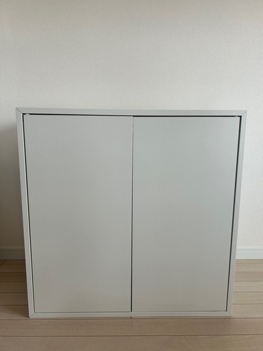 IKEA　棚　扉に少し歪みあり