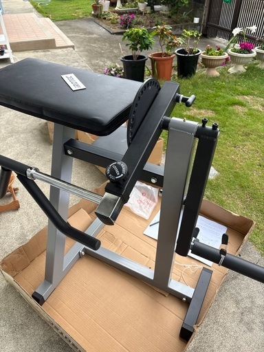 バイセップ、トレーニングマシン、スポーツ