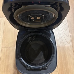【中古・ジャンク扱い】タイガーの炊飯器　JKX-B100   の画像