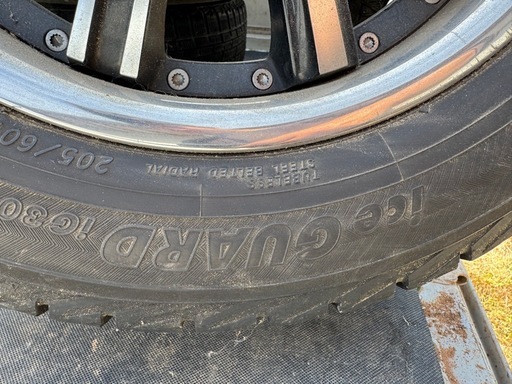 スタッドレスタイヤ 205 60R16 92Q