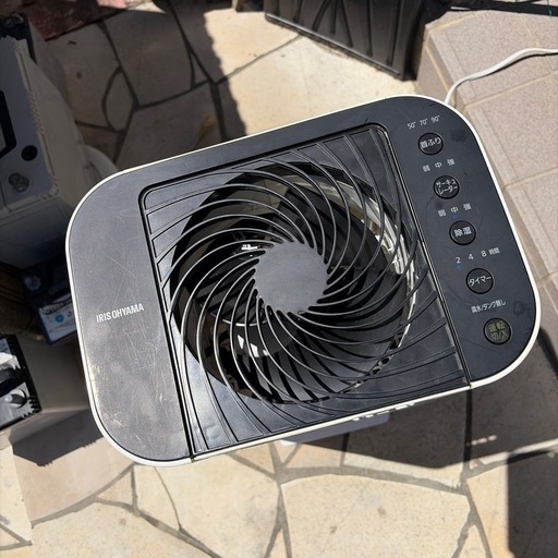 アイリスオーヤマ　除湿機　　乾燥機