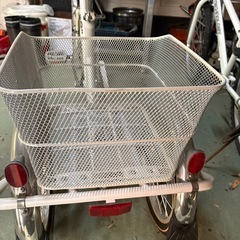 値下げ】三輪自転車 
ほぼ新品 三輪自転車 LAISE1816 白【引き取り限定】の画像