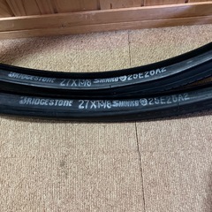 27インチ未使用タイヤandチューブ2本セット、ブリヂストン、SHINKO製27 1 3/8の画像