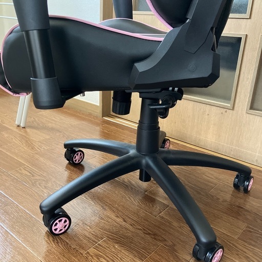 【受付終了】前傾機能付きゲーミングチェア(E-WIN)