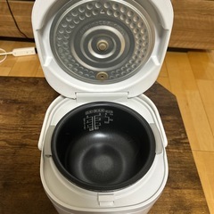 【シャープ】3合炊き炊飯器（KS-F5E2）パン調理機能付きの画像