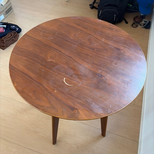 円形の木製テーブル中古です カフェテーブル木製円形 (もってぃー) 徳重のテーブル《コーナー