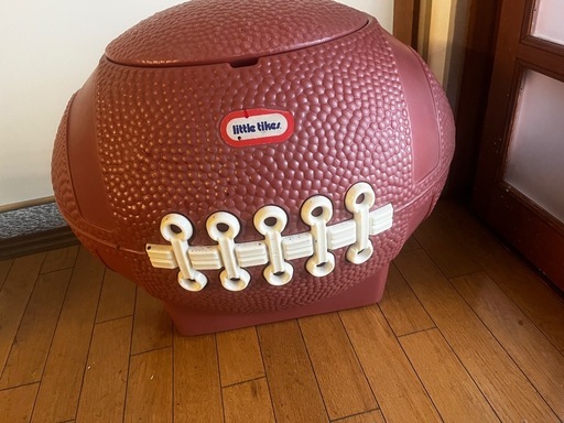Littie　Tikes  ラグビーボール型おもちゃケース　