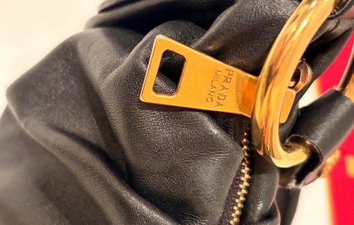 期間限定特別価格　国内正規　PRADA ハンドバック