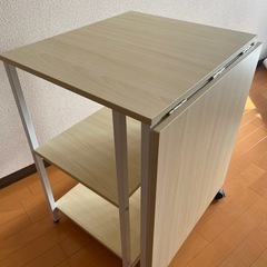 折り畳み式デスクの画像