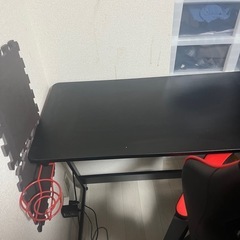 ゲーミングチェア デスクの画像