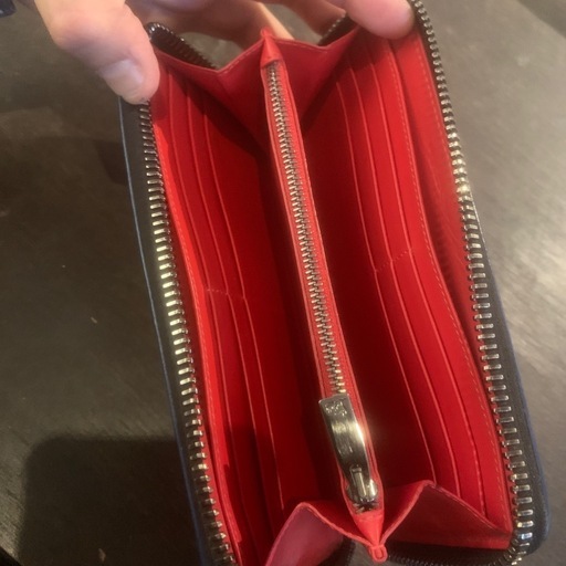 ルブタン　長財布
