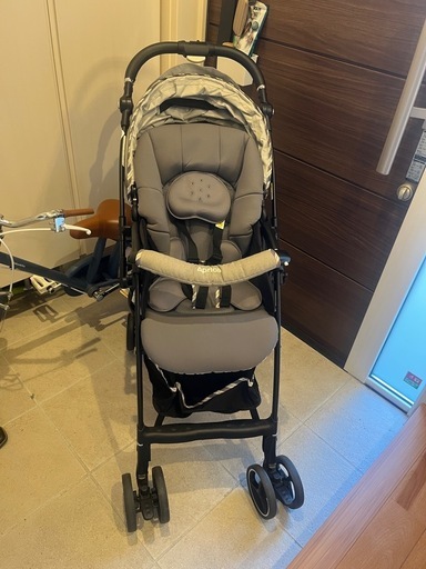 アップリカ ラクーナエアー コンパクト（超軽量3.9kg・両対面式）の 
