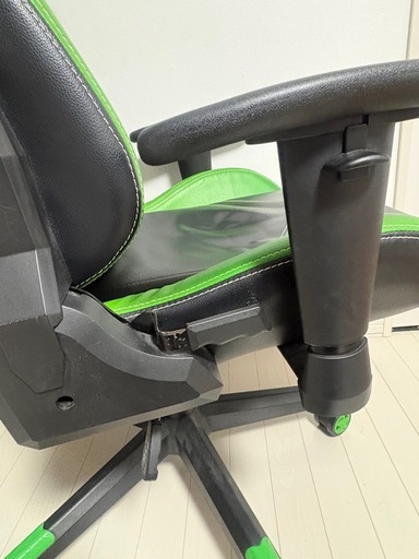 ゲーミングチェア、デスクチェア
