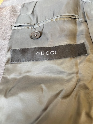 GUCCIのスーツ2点