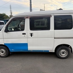 ダイハツ　ハイゼットカーゴ　平成30年　走行距離6万キロ　車検2年間　キーレス　ナビの画像