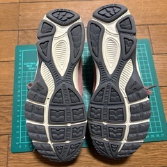 アシックス　ウォーキングシューズ　23.5cmの画像