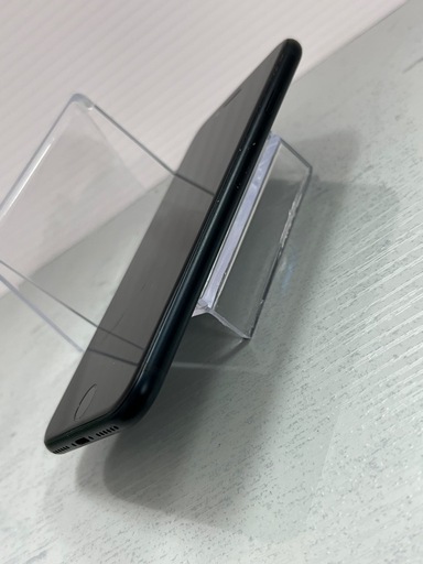 美品　iPhone SE 第3世代　64GB SIMフリー_4