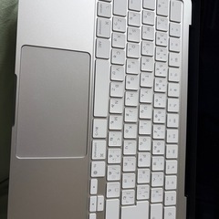 今週限定！手渡しのみ！MacBook neo 256GB シルバー　ほぼ新品の画像