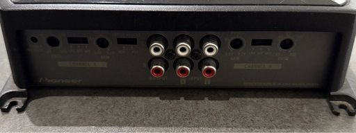 カロッツエリア　GM D7400 パワーアンプ