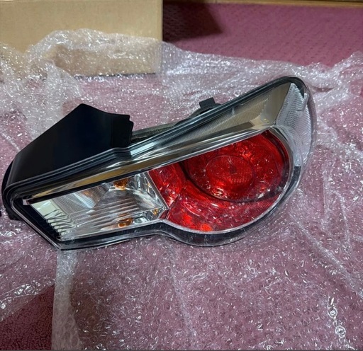 zn6 86前期テールランプ