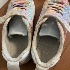 キッズシューズ☺︎女の子向け18cmの画像