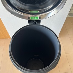 brabantiaステンレス
ゴミ箱20-30Lの画像