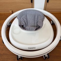 Uuoeebb 歩行器 ホワイト 5段階高さ調整の画像