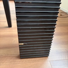 ダイニングテーブルとイス4脚の画像