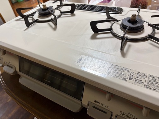 ガスコンロ (K。) 宮古島の調理器具《ガステーブル》の中古あげます