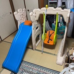 受け渡し予定者あり　子供用　滑り台、ブランコの画像