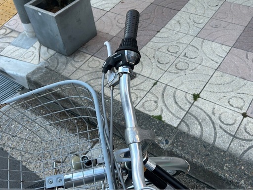 メーカー不明　カゴ付き自転車　27インチ　黒　ママチャリ