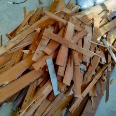 解体した木材 釘付の画像