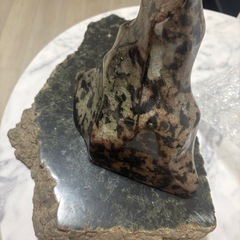 鑑賞石 天然石 水石 置物 飾り石 インテリア オブジェ 台座付 自然石 原石の画像
