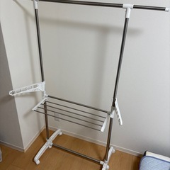 ハンガーラックの画像
