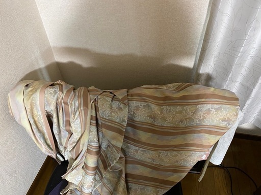 引っ越しに伴い家具をお譲りします。