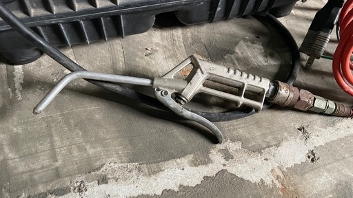 エアーコンプレッサー　makita  ac650