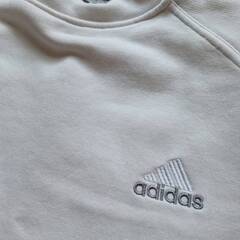 adidas トレーナー Sの画像