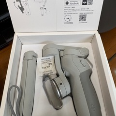【美品・付属品完備】DJI OM 4 SE スマートフォンジンバル（自撮り棒・スタビライザー）の画像