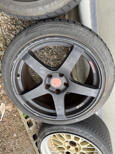 SSR GTV18インチ  9J4本バリ溝タイヤ付き SSR SSR GTV05 18インチ 7.5J +45 5-114.3 グラファイトガンメタ 4本で 