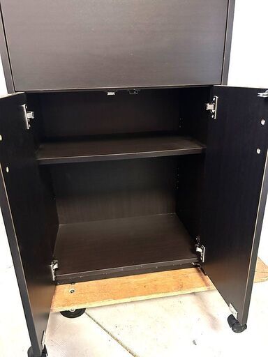 【自社配送は札幌市内限定】メーカー不明 ハイキャビネット ブラック系 大型家具 中古品 倉庫保管品