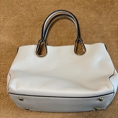 手提げバックの画像