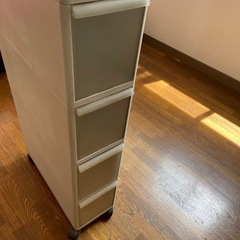キャスター付き隙間収納の画像