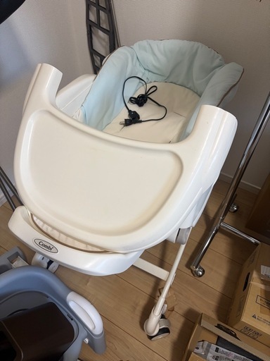 定価5万円combi コンビ電動ハイローチェアルシエスオートスイング (ぬ
