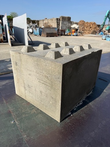 大型コンクリートブロック枠　建築資材 4個+1個　釣り金具