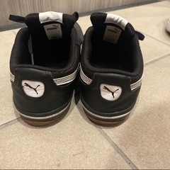 PUMA ブラック スニーカー 26cmの画像